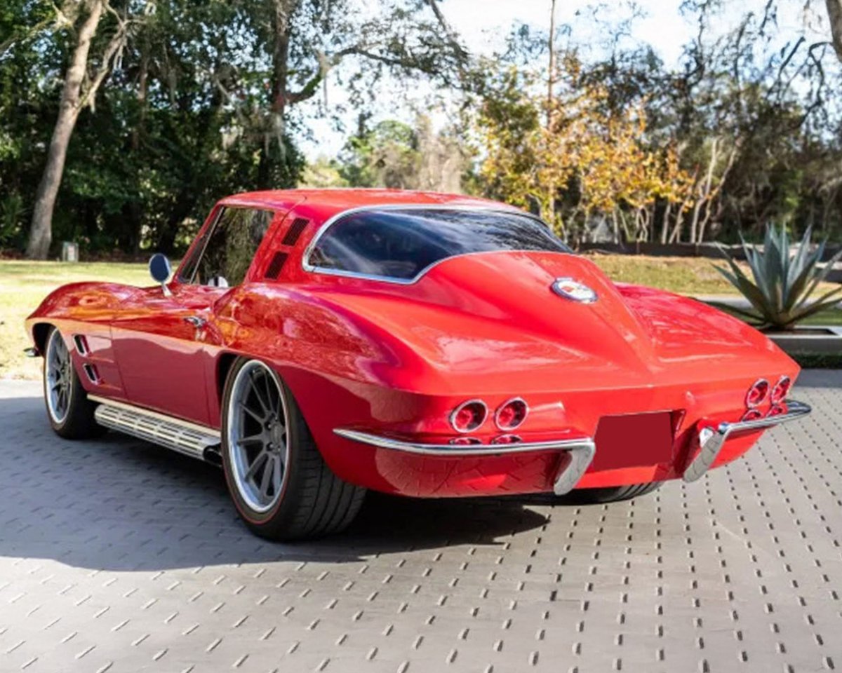 Barrett_Jackson's tweet photo. Red-on-Red Resto-Mod! This #custom 1964 @Chevrolet #Corvette is powered by a 6.2L #LS3 #V8 engine with a @Tremec 6-speed manual transmission. It's riding on an #ArtMorrison chassis with an independent rear suspension and @JRiShocks coilovers.
Learn more: https://t.co/DIW2ILJBQA https://t.co/LmoOld0CFK