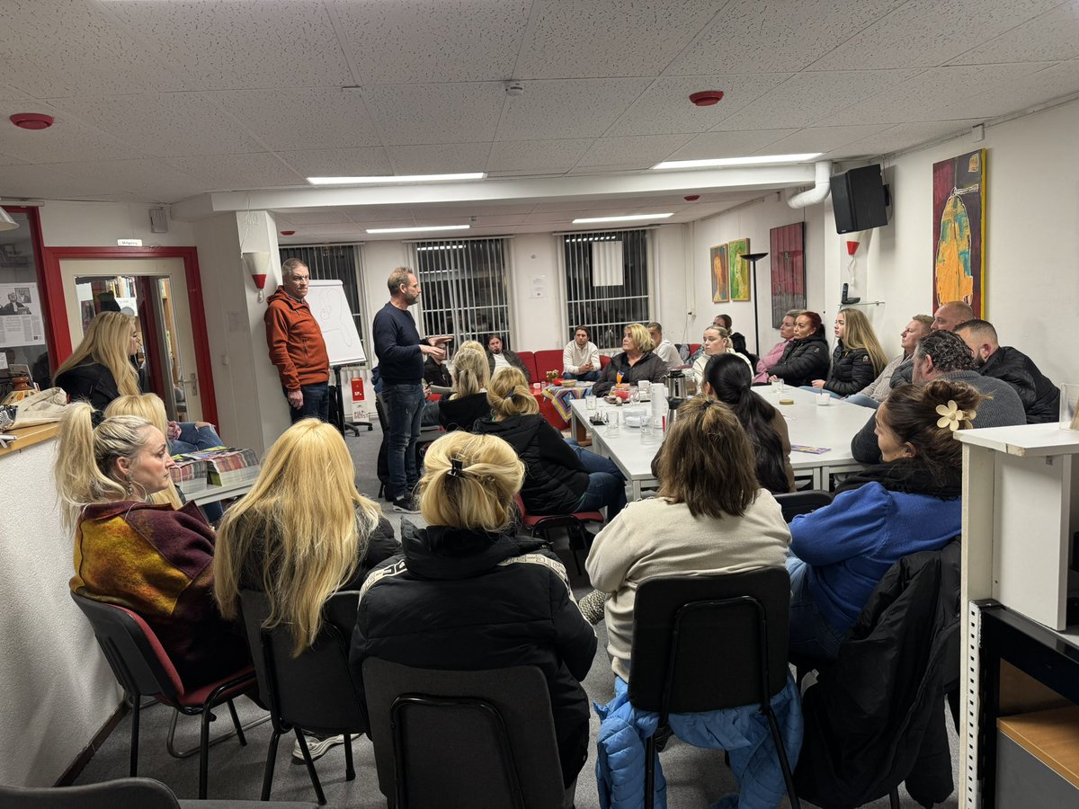 Vanavond spreekt de SP met de Woonwagenbewoners in Leiden!

Zij zetten zich in voor extra woonstandplaatsen, en dat steunen wij natuurlijk! Woonwagenbewoners hebben recht op een plek om te wonen, net als iedereen. Wij luisteren naar hun verhalen en kijken hoe we hen kunnen helpen