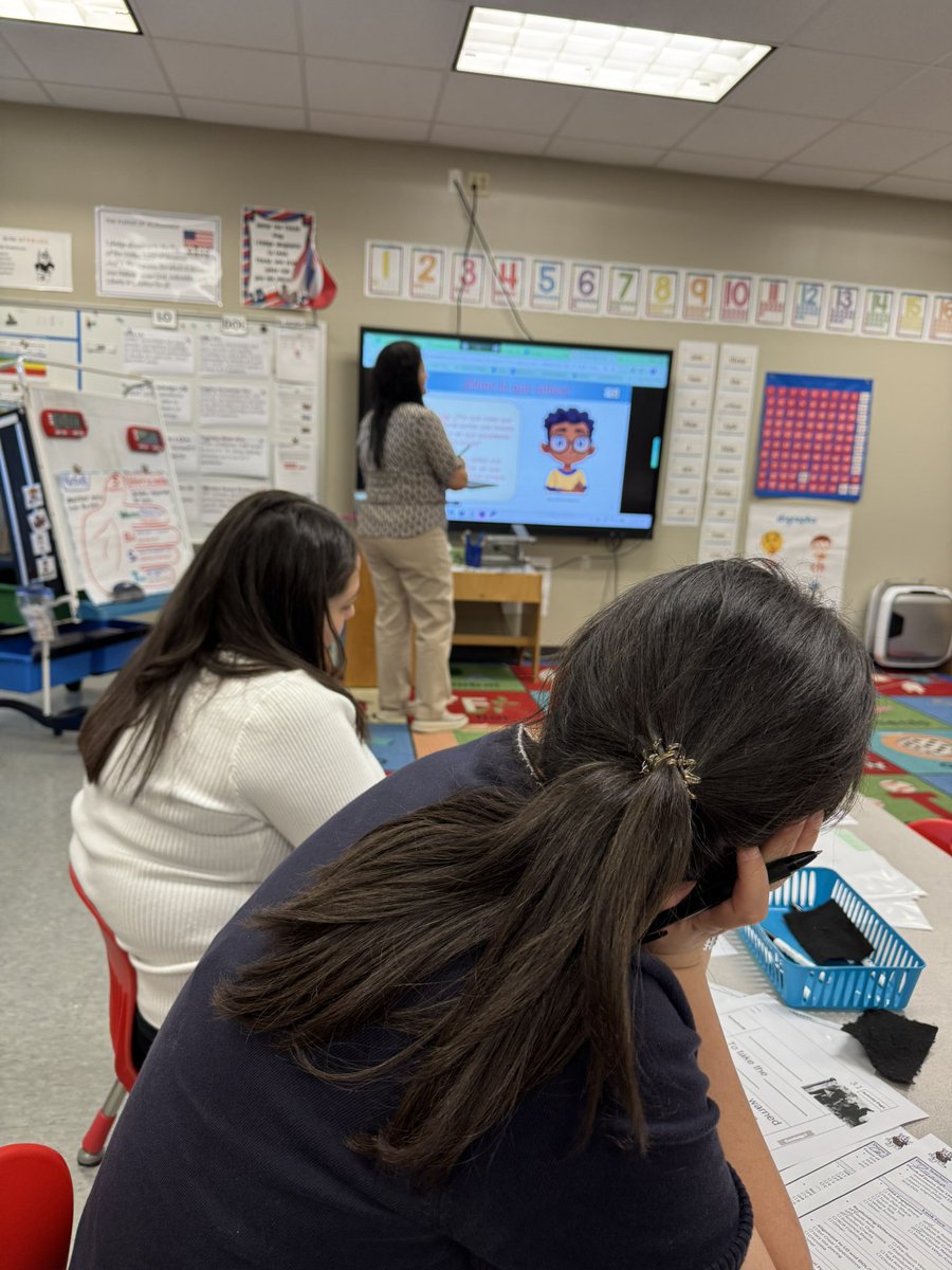 NLPerez3's tweet photo. An incredible #DemoDay showcasing the passion and expertise of teachers sharing their lessons and content knowledge! 🎉📚 A huge thank you to all the Bobcat teachers at @Almeda_Elem for their dedication to inspiring and empowering the next generation!  🍎 https://t.co/dPbbmoBKCZ