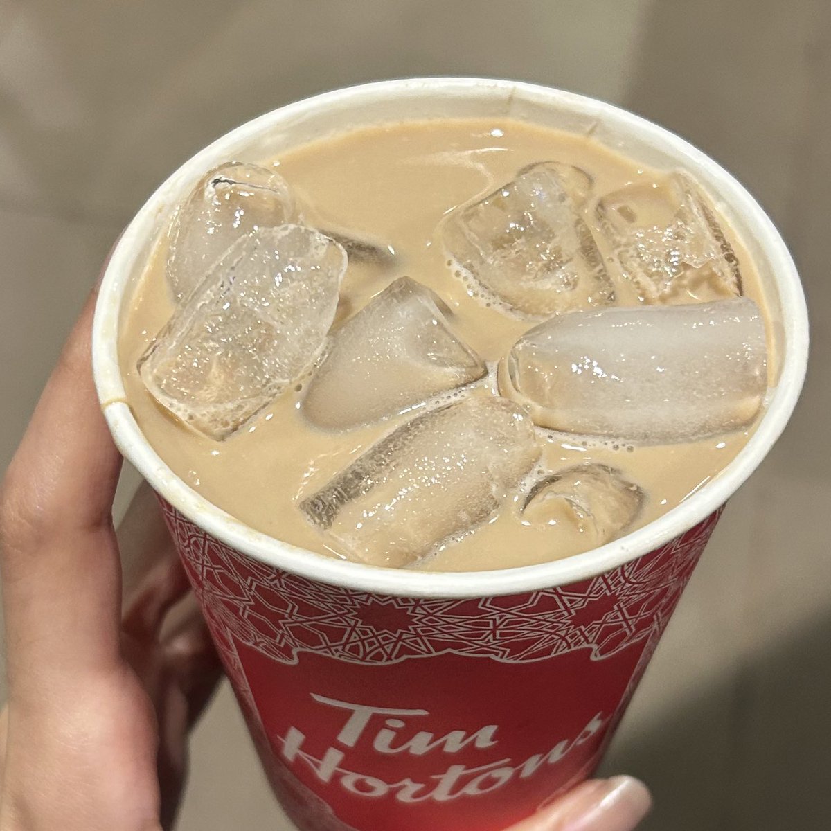 فرنش فانيلا تيم هورتنز لو كان رجلاً (وانا عزباء) لتزوجته