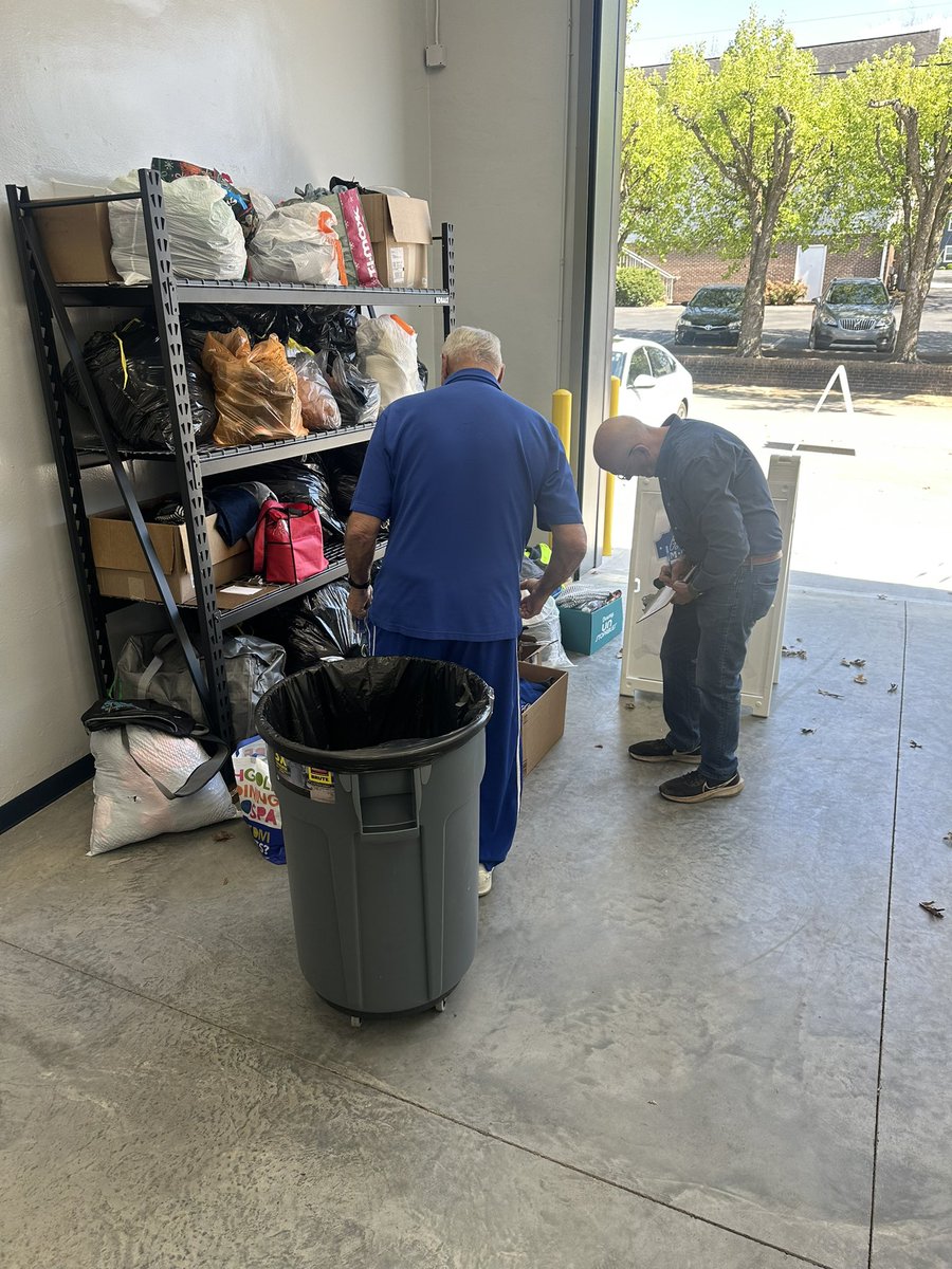 AutumnOBryanCCS's tweet photo. What a difference a week makes!  Shout out to Coach Tucker &amp; the Runnin’Raiders {Emma &amp; Turner too!} for volunteering today - on his 50th bday!  Barbara’s Market is coming along. See you next Tuesday from 3-5 on the Spring Street side of The Denning Center, 350 Central Avenue. https://t.co/RLlmnYNzz6