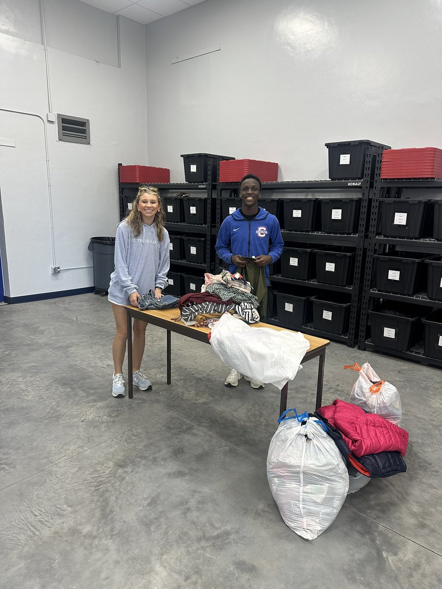 AutumnOBryanCCS's tweet photo. What a difference a week makes!  Shout out to Coach Tucker &amp; the Runnin’Raiders {Emma &amp; Turner too!} for volunteering today - on his 50th bday!  Barbara’s Market is coming along. See you next Tuesday from 3-5 on the Spring Street side of The Denning Center, 350 Central Avenue. https://t.co/RLlmnYNzz6