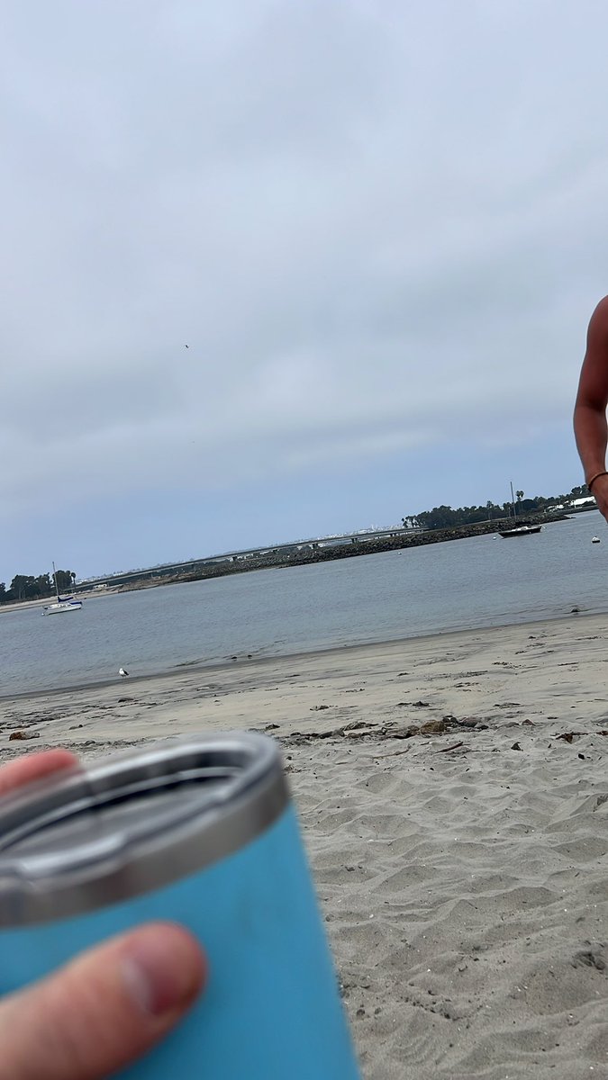 BusterComm69's tweet photo. Don’t let a white boy get hot #lank https://t.co/utzSlA3zLW