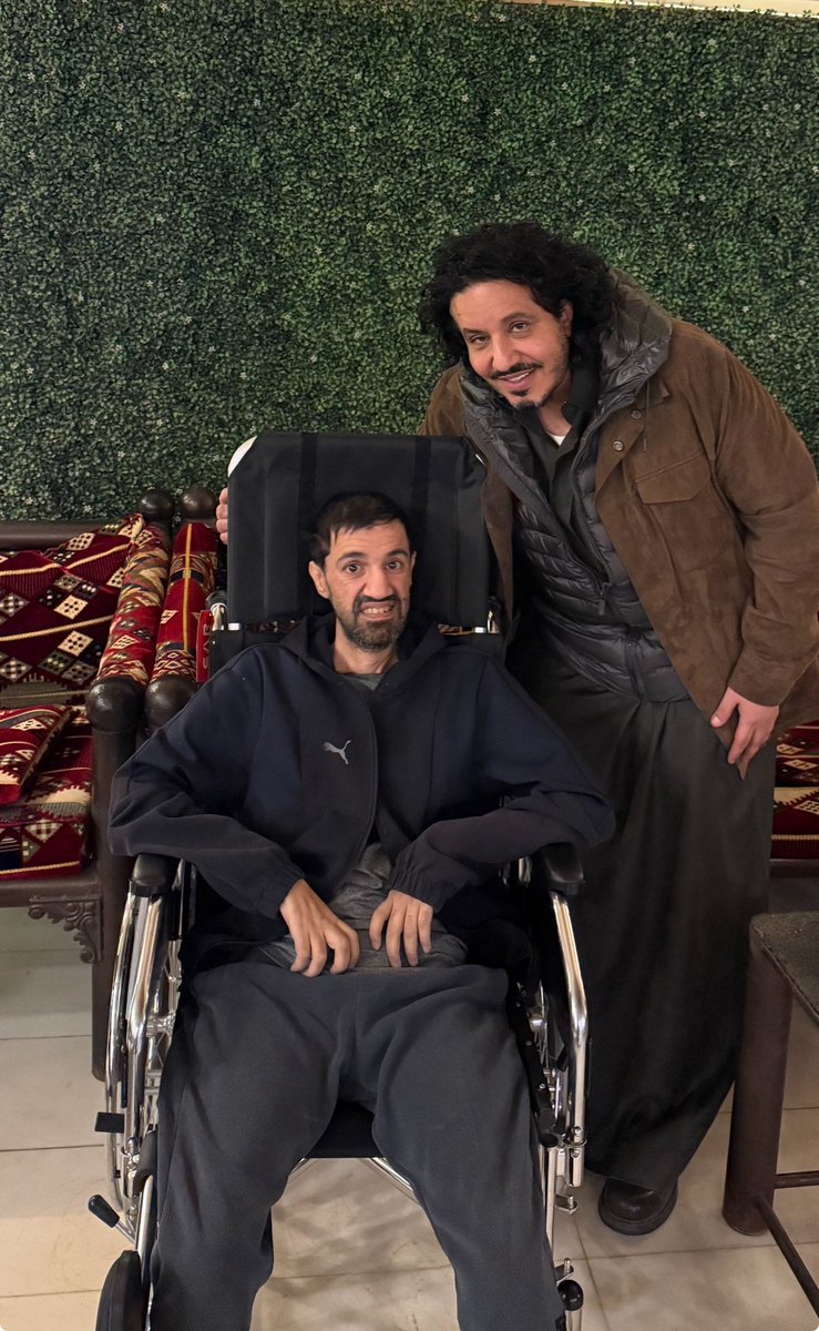 شرفني بالزياره واسعدني بشوفته حبيبي الغالي عبدالرحمن البيشي عقبال مانفرح بسلامته وعافيته ان شاءالله 
لاتنسونه من دعواتكم 🙏
<a href="/bishi_10/">عبدالرحمن البيشي</a>