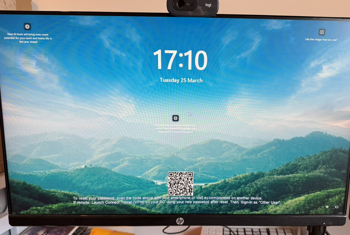 Is it just me, or does my Windows screen look like the #StardewValley title screen? <a href="/ConcernedApe/">ConcernedApe</a>