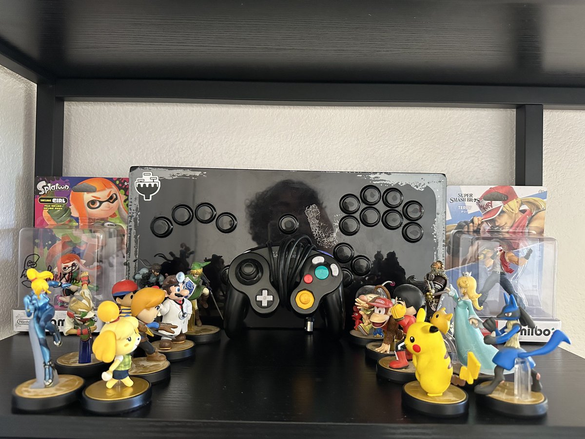 I am a B0XX user and will proudly continue to rep that controller.

I went from unranked to top 10 in the world for my character. 

Thank you, Hax, for giving me a controller to keep playing Ultimate after my hands failed me. You gave me a chance to live out my dreams.

🤍