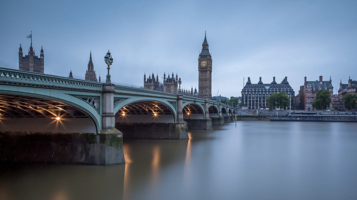 Snapped this long exposure view of Westminster Bridge and Big Ben at dusk—London never fails to inspire!