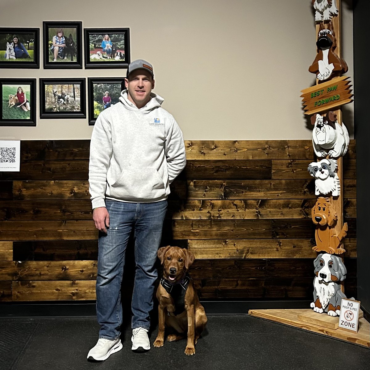 bestpawforwardw's tweet image. Congrats #BasicManners grads! These teams focused on building a strong bond together while learning and practicing essential cues and addressing and implementing positive reinforcement solutions for common unwanted behaviors. #GradPhotos #Dogs #Coaching #RewardBasedTraining
