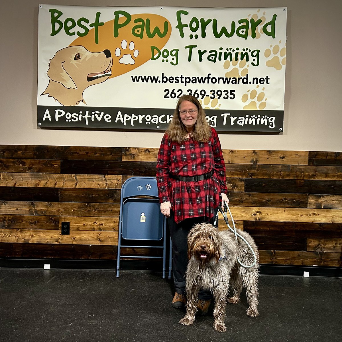 bestpawforwardw's tweet image. Congrats #BasicManners grads! These teams focused on building a strong bond together while learning and practicing essential cues and addressing and implementing positive reinforcement solutions for common unwanted behaviors. #GradPhotos #Dogs #Coaching #RewardBasedTraining