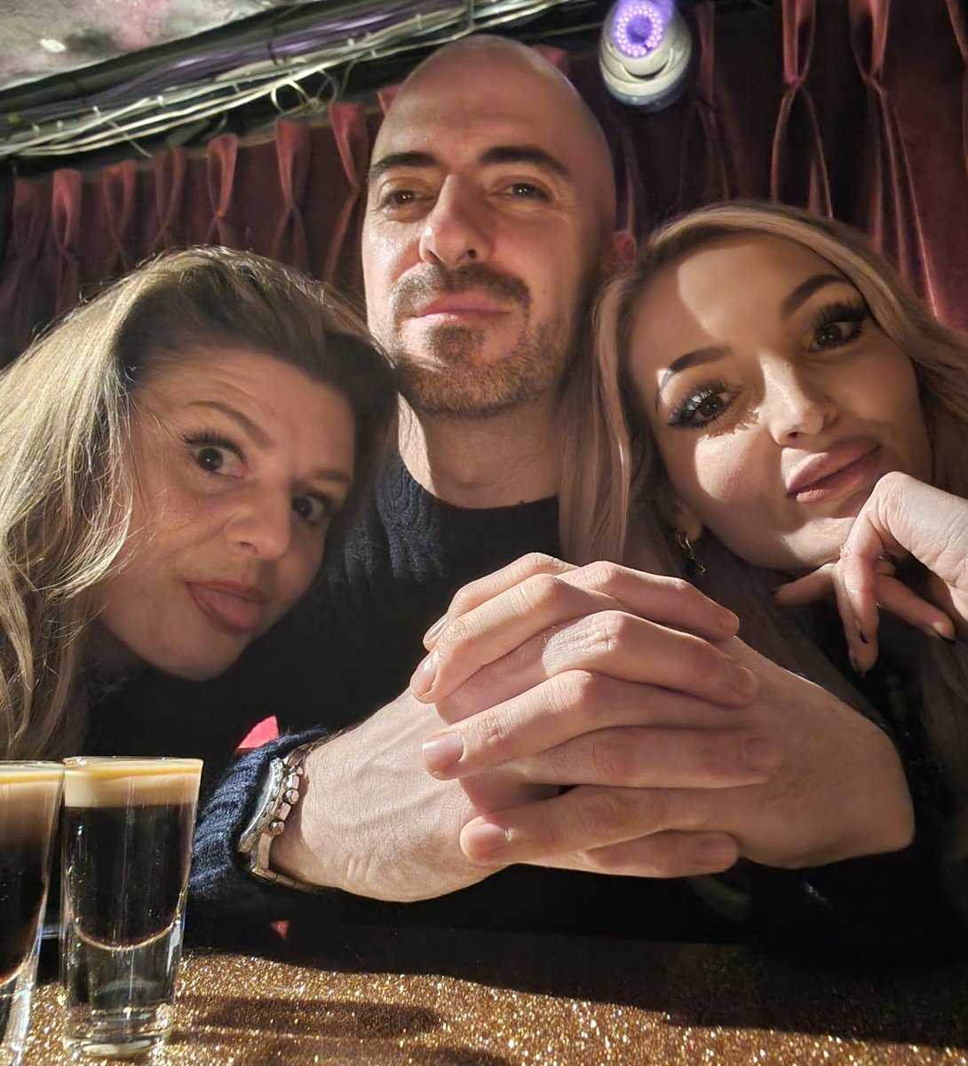 AlphaEvolves's tweet image. 🧵 I see a lot of men giving up on dating.

Feminism and the &apos;rise of the girl boss&apos; have brainwashed a lot of women of all ages (not all). Making them insufferable. I get it.

BUT..

All of that goes out the window when you have a masculine frame.

Story time..