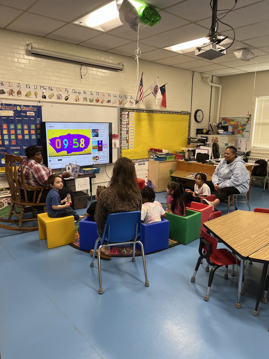 Emily Kinder tweet media