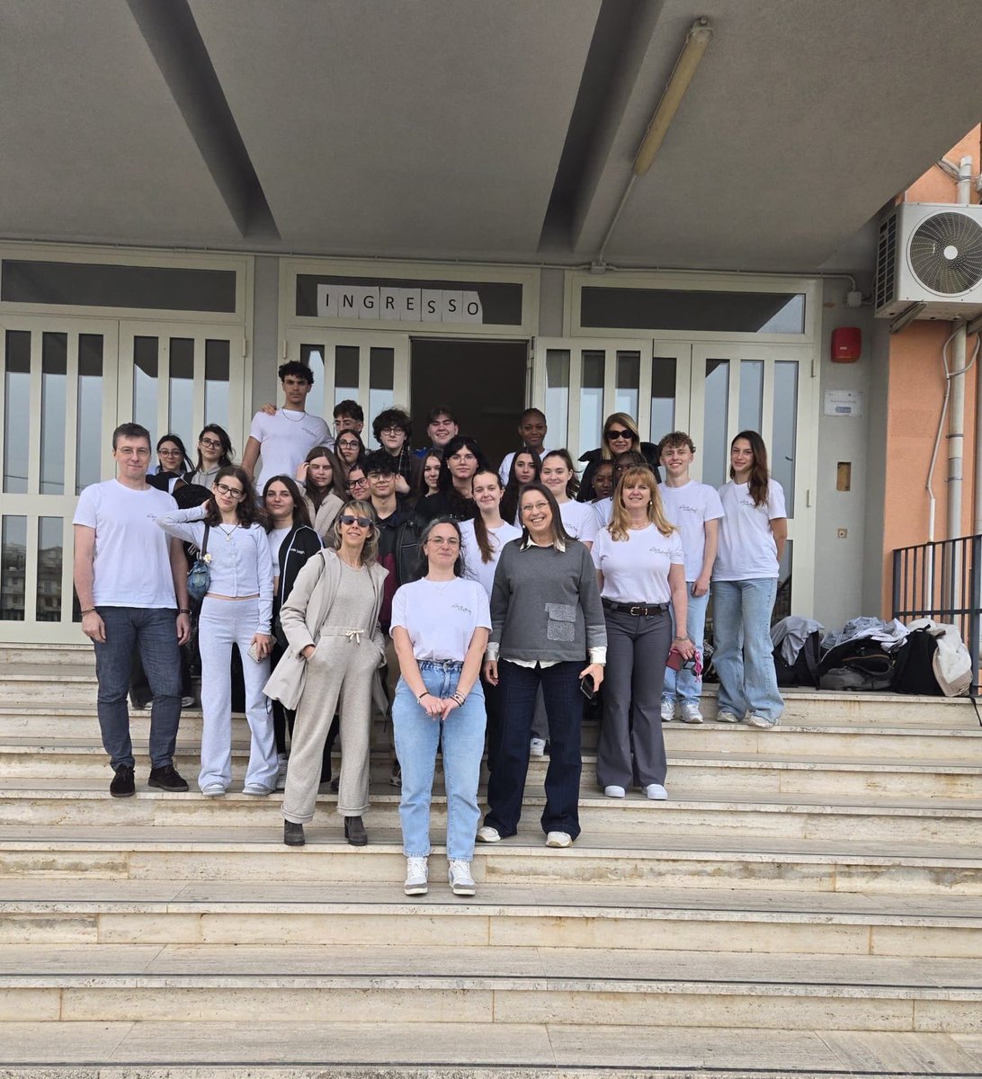 Lycée Porte Oceane tweet media