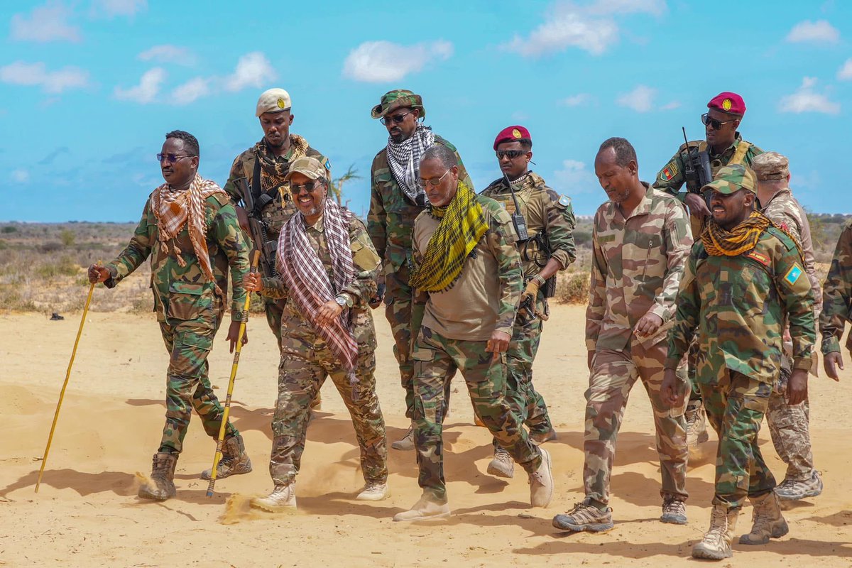 HassanSMohamud's tweet image. Today, I stand once again on the frontlines where our brave heroes are making the ultimate sacrifice to free Somalia from the grip of Kharajite terrorists. This is a fight for our nation’s future which we must win. There’s no turning back. With Allah’s will, Somalia will prevail.