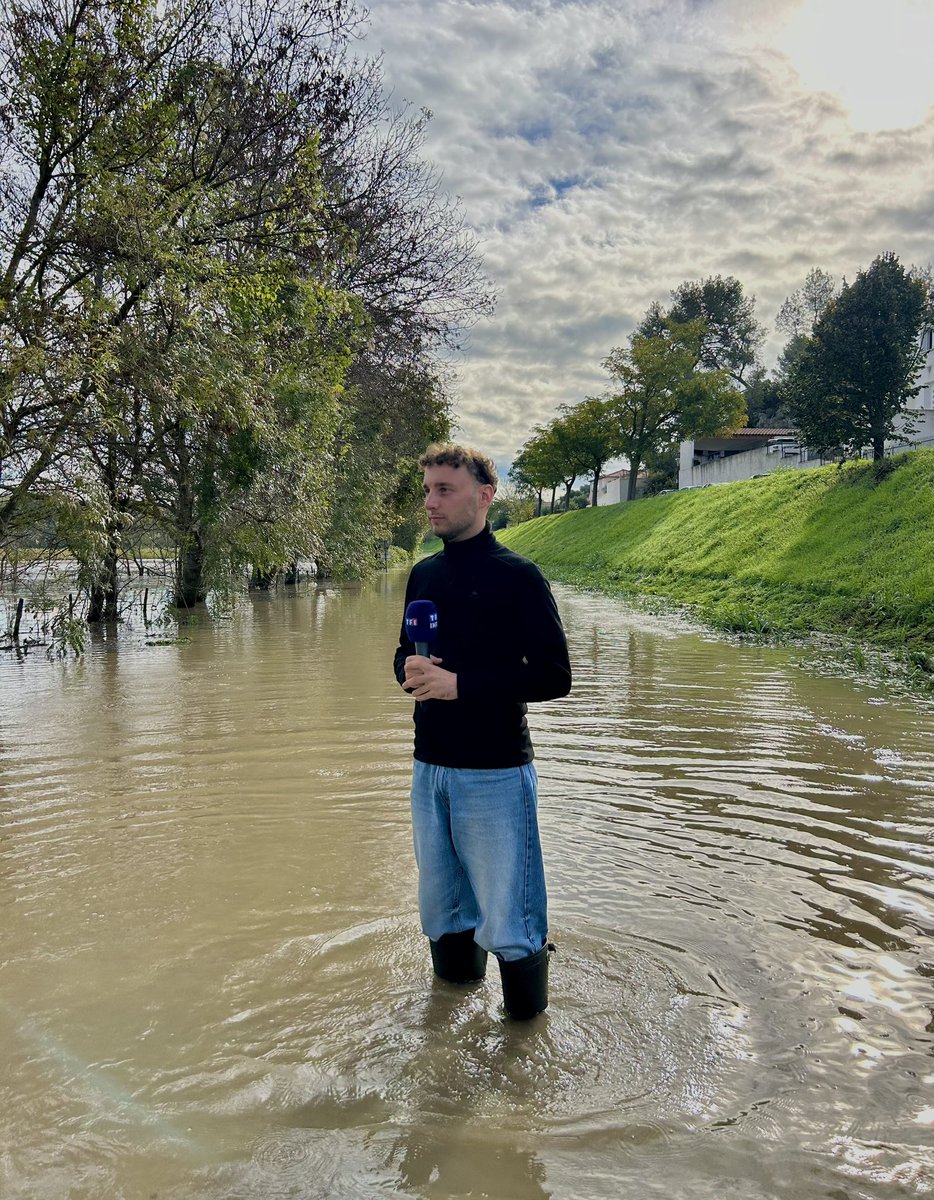 theotthomas's tweet photo. Après quelques mois à parcourir la France, si honoré de devenir correspondant permanent pour @TF1 et @LCI au bureau de #Montpellier ! ☀️

Tellement heureux de rejoindre, à 22 ans et tout juste diplômé, cette belle maison et la grande famille des correspondants ! 

1/2 https://t.co/TebkLaCDYM