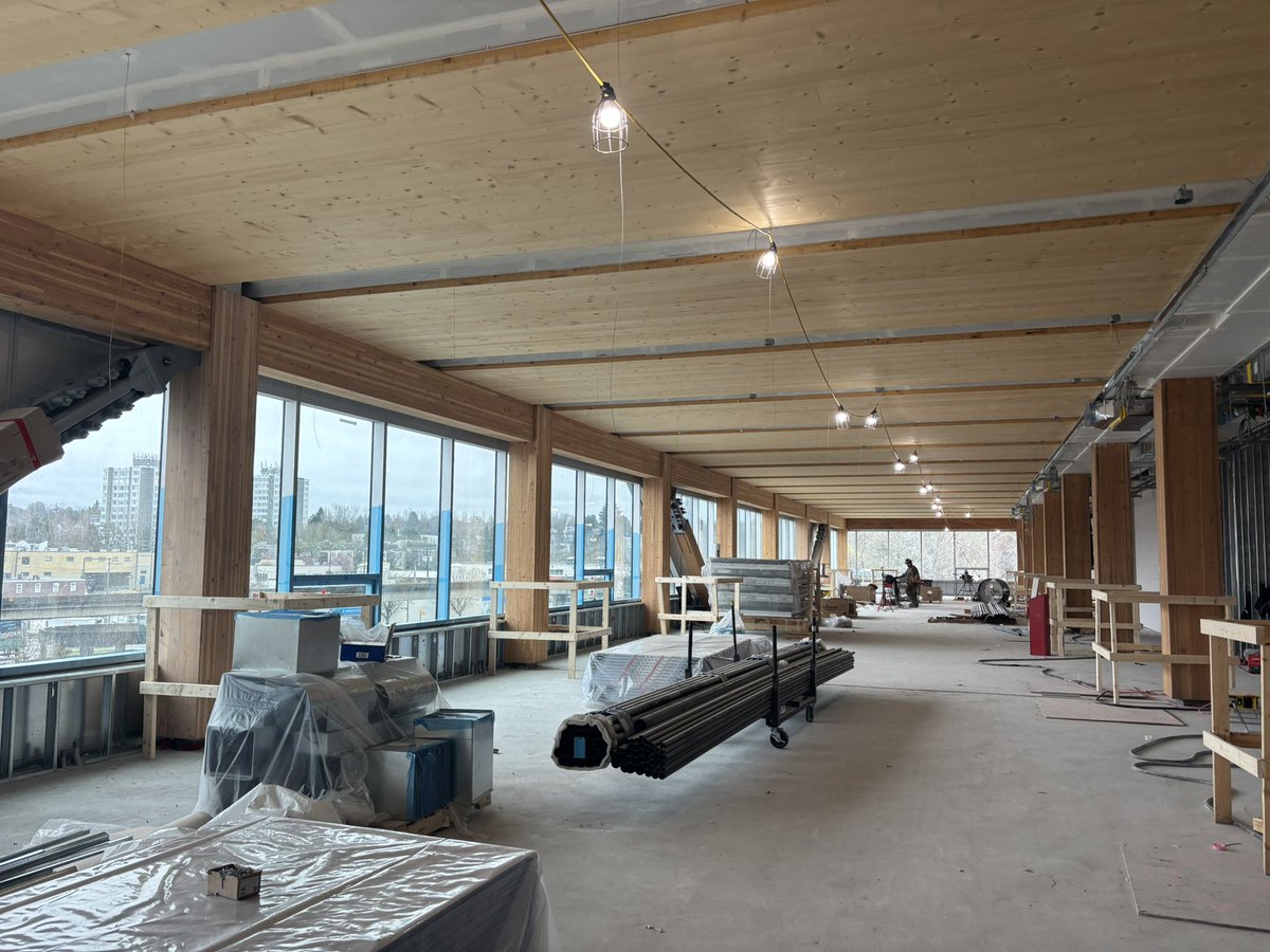 TimGokhman's tweet photo. This is one of the coolest mass timber projects in the world - The Hive. Incredibly complex engineering that delivers some unique solutions on this office project. Balconies, big open spans, clean ceilings. 

Kudos to @BentallGreenOak, Fast+Epp, @DIALOG and @NaturesPath. https://t.co/d6NH7BLEOR