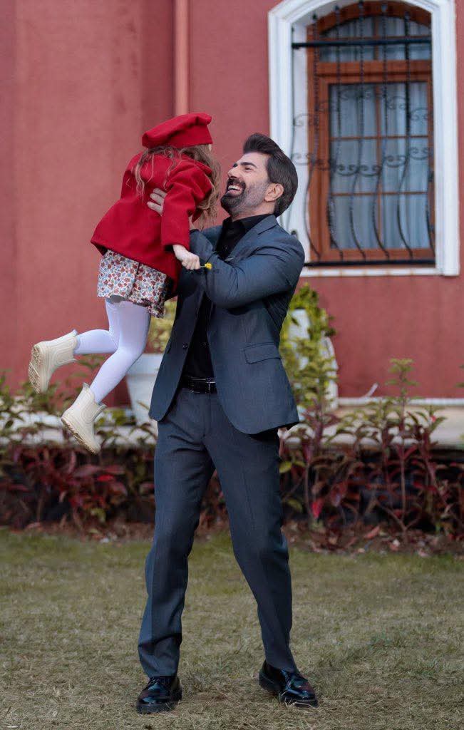 Cenktorunchile2's tweet photo. Beautiful picture 😍🙌🏼 #orhir #sarha #esaret #cenktorun #mahassinemerabet https://t.co/XVwMSykNGZ