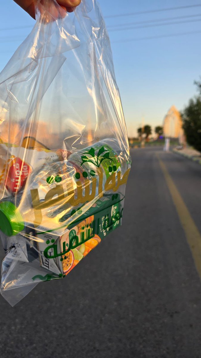 tnmushaiqr's tweet photo. تواصل جمعية التنمية الأهلية بأشيقر
إشرافها على تفطير المسافر بالتعاون مع 
جمعية أشيقر الخيرية @ushaqar
تحت شعار (معاً لخدمة المجتمع) .
حيث يتم توزيع مايقارب ١٧٠ وجبة يومياً على سالكي الطريق والمسافرين .
هذا البرنامج الذي بدأ من عدة سنوات عمل فيه العديد من شباب #اشيقر https://t.co/qalrj5vAvL