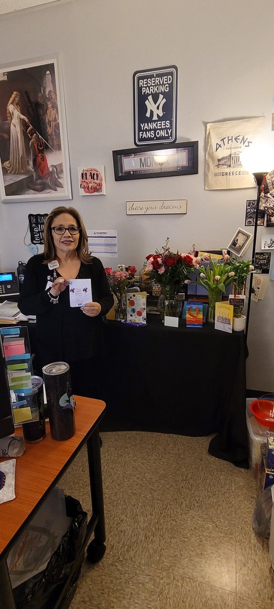 Fabiola Ruiz-Arras (@fabyarras) on Twitter photo The Kingdom wishes Ms.Lopez the happiest of Birthdays 🥳🥳🥳
<a href="/HanksEC_Knights/">J.M. Hanks Early College Admissions🏰⚔🛡</a> The Kingdom wishes Ms.Lopez the happiest of Birthdays 🥳🥳🥳
<a href="/HanksEC_Knights/">J.M. Hanks Early College Admissions🏰⚔🛡</a>