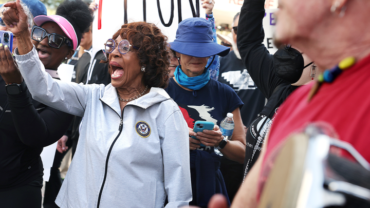 TheGrayRider's tweet photo. Maxine Waters suggests that President Trump should investigate Melania and deport her.

How does this woman keep getting elected? https://t.co/Ad4gyuNe8D