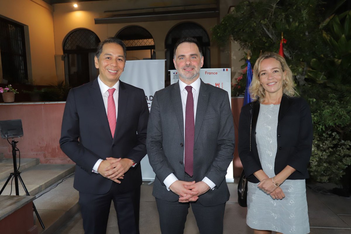 La visita del Ministro francés de Comercio Exterior, <a href="/LaurentSMartin/">Laurent Saint-Martin</a>, refuerza los lazos económicos e impulsa acuerdos 🇨🇵🤝🇵🇪.

📌 Desayuno en la Residencia de Francia
📌 Almuerzo en Le Cordon Bleu
📌 Cóctel con la comunidad francesa
Gracias <a href="/FrancePerou/">La France au Pérou 🇨🇵🇪🇺</a> por la  gran organización
