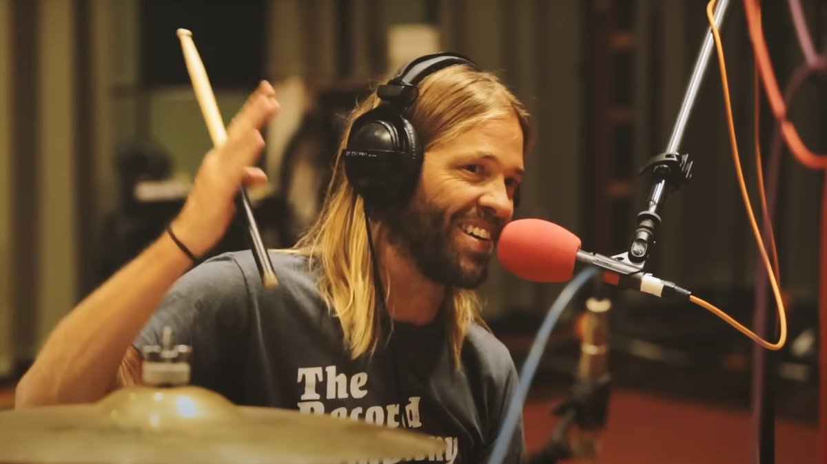 LUKE SPILLER’s upcoming MUSIC VIDEO is a TRIBUTE to TAYLOR HAWKINS, featuring his son SHANE HAWKINS.

In a new interview with Lipps Service, The Struts frontman Luke Spiller spoke about how his upcoming solo album includes a track featuring late FOO FIGHTERS drummer Taylor