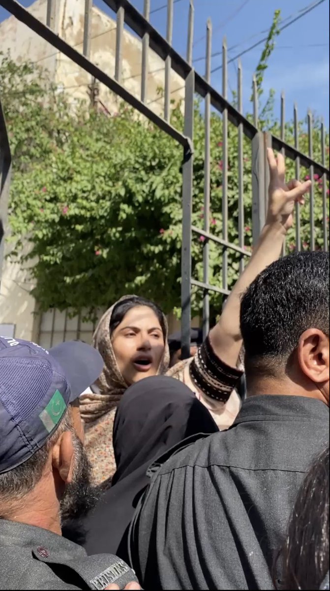 AlifyaSohail's tweet photo. She surrendered like a lion.
Sindh govt, let’s see how long you last. https://t.co/if7maAIbuM