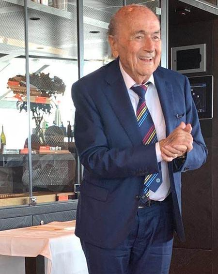 jornalhojeemdia's tweet photo. Justiça suíça absolve Blatter e Platini em caso de fraude na Fifa
https://t.co/GgGF9inHSu
📷 Reprodução/X Joseph Blatter
#esportes #futebol #casodefraude #fifa #uefa #justiçasuíça #absolve #blatter #platini #jornalhojeemdia https://t.co/iIjtdkq3zS