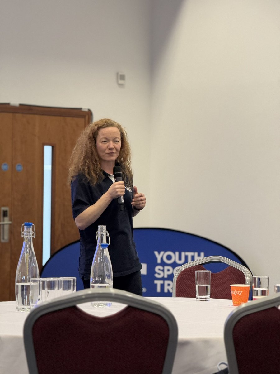 VX_Int's tweet image. Global VX are in Telford for the Youth Sport Trust conference and were delighted to meet friend of VX, the awesome Rachael Jones Mackenzie giving a presentation at the exhibitor reception #vx #sport  #vxsport #ballsport #newsport