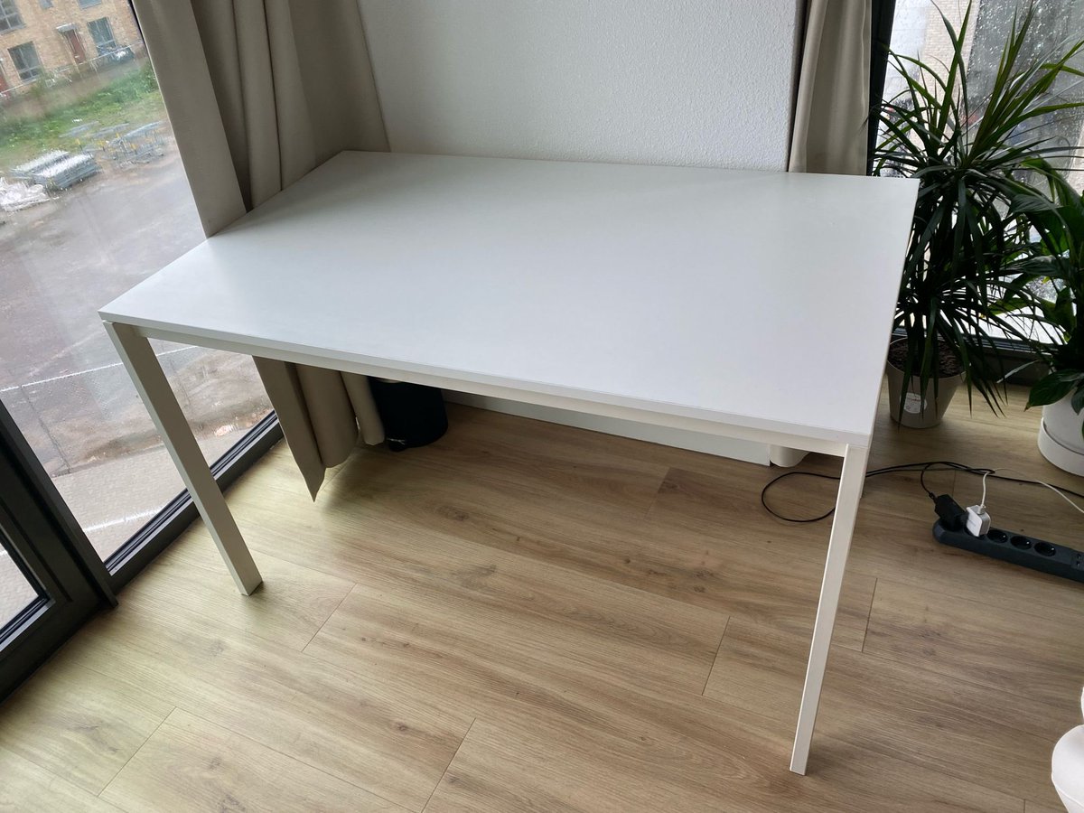 Шурочка с акулой tweet media