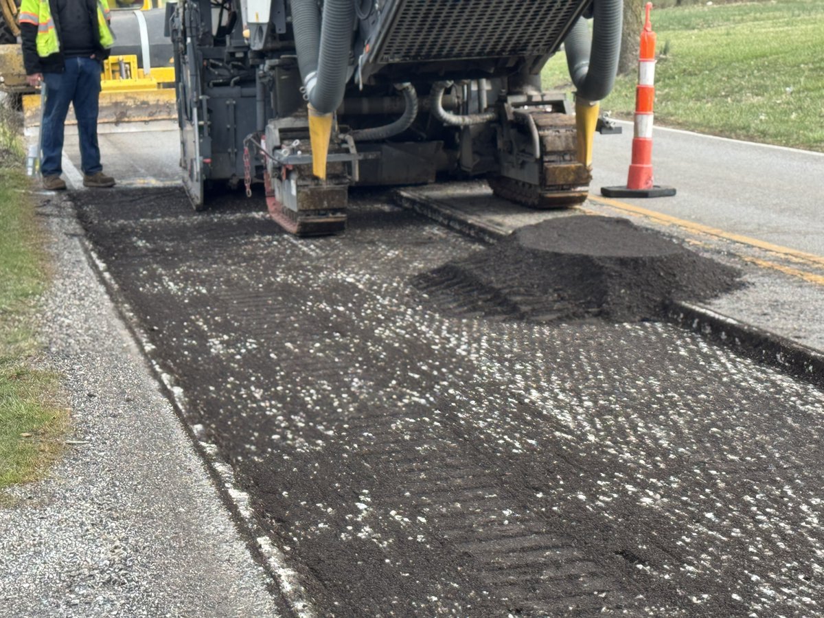 IndyDPW's tweet photo. Contractors have been working on Grandview Drive from Kessler W. Drive to 46th Street, improving road conditions for drivers with strip-patching. Thank you for your cooperation and patience as our crews continue adding strip-patching throughout Indianapolis. https://t.co/RC7vnyAW6C