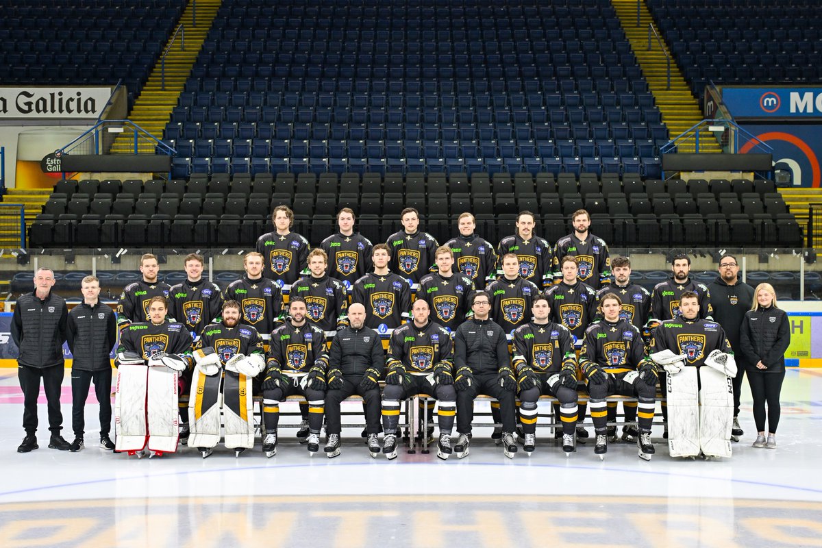 Nottingham Panthers 2024-25 team photo just dropped. 😼📸