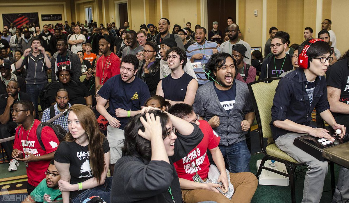 MehulATL's tweet photo. this pic from a umvc3 match from final round 2014 is a renaissance painting. https://t.co/KRxIEqEqhO