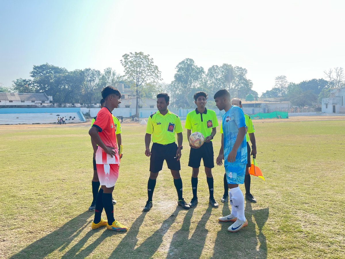 MPFAJABALPUR's tweet photo. The third match of the U-20 Inter District Football Tournament 2024 - 25 was played between DFA Balaghat and DFA Raisen. DFA Balaghat dominated the game and won by 7-0
#mpfa #interdistrict #letgofootball #mpfootball #madhyapradeshfootball https://t.co/sFtmdUkkpr