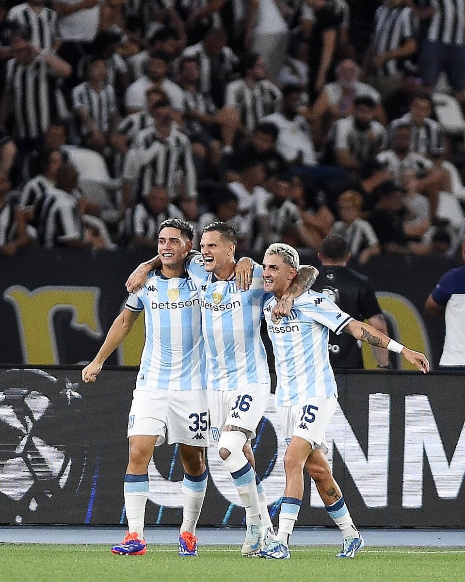 ConmebolRecopa's tweet image. 🎉🏆 ¡Carnaval de @RacingClub en Rio de Janeiro!
🔙 A un mes de la CONMEBOL #Recopa que conquistó el equipo de Gustavo Costas.