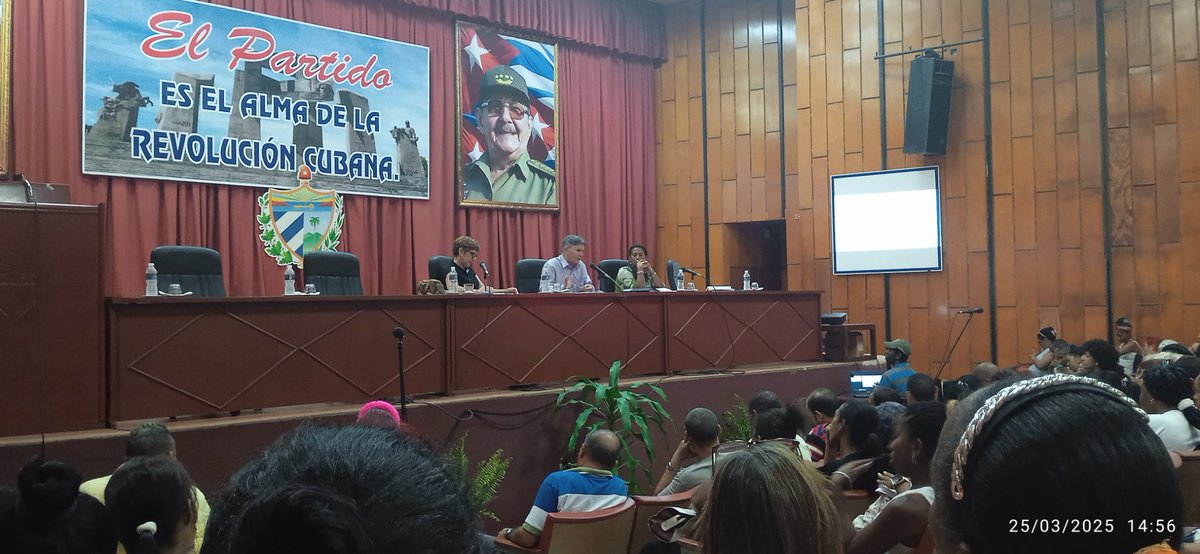 DptoEducativas's tweet photo. Interesante intercambio en @MiGuantanamo con miembros del comité central, comunicadores y factores de varios sectores @EducaciónGuantánamo @CubaMined @CubaDme @HernandezBl1 @DiazCanelB @villafruel900 @yo https://t.co/DhB173lFhl