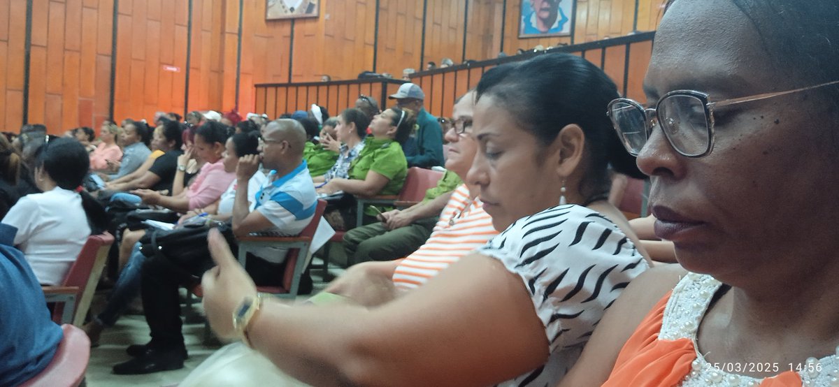 DptoEducativas's tweet photo. Interesante intercambio en @MiGuantanamo con miembros del comité central, comunicadores y factores de varios sectores @EducaciónGuantánamo @CubaMined @CubaDme @HernandezBl1 @DiazCanelB @villafruel900 @yo https://t.co/DhB173lFhl