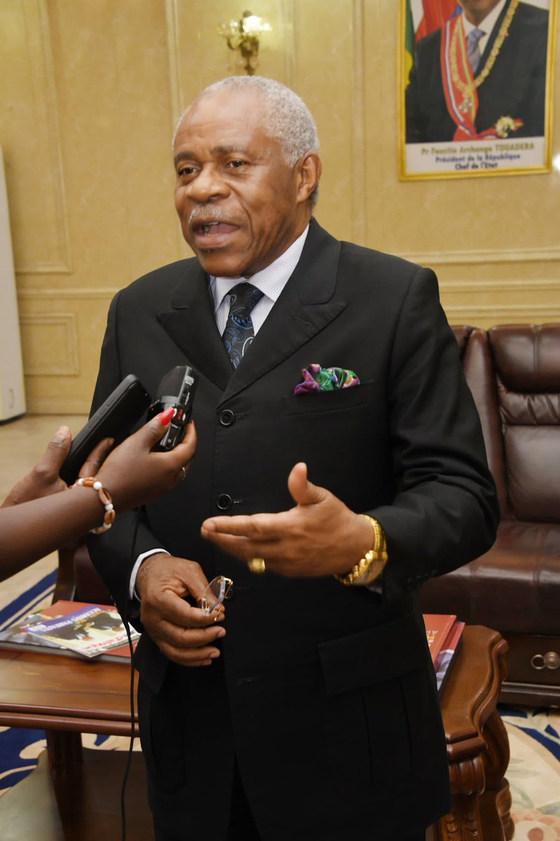 FA_Touadera's tweet photo. J’ai reçu hier après-midi à Bangui M. Baltasar Engonga Edjo’o, Président de la Commission de la CEMAC, pour une réunion de travail sur la prochaine Conférence des Chefs d’État. Nous poursuivons nos efforts pour renforcer l’intégration et la coopération régionale. https://t.co/TBETFaTkXU