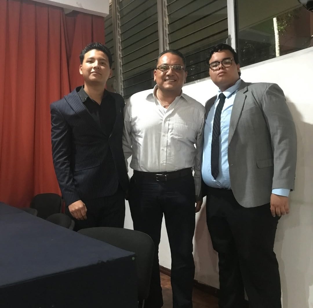luislunaleon's tweet photo. Cuando hay preparación, compromiso y el no descansar en los múltiples ensayos, siempre se alcanzarán las metas.Muchas felicidades  Constancio Robles y  Salim Saka por el primer y segundo lugar en el Concurso Universitario de Oratoria celebrado recientemente. Que sigan los éxitos. https://t.co/MEf783aTLw
