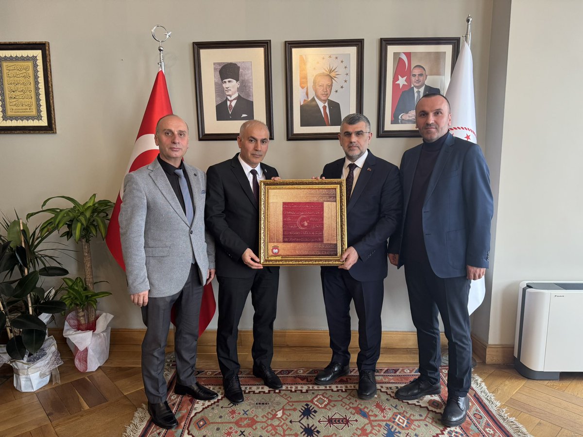 Sultanbeyli Birleşik Esnaf ve Sanatkarlar Odası Başkanı Sn. Türkay Demir, yönetim kurulu üyeleri Sn. Yavuz Kolboyu ve Sn. Erol Koç müdürlüğümüzü ziyaret etti. Ziyaretlerinden dolayı kendilerine teşekkür ederiz.