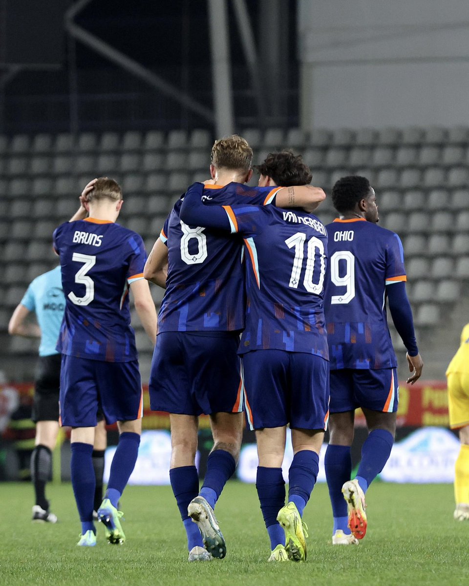 The <a href="/fcgroningen/">FC Groningen</a> boys 🟢⚪️ break the deadlock for #JongOranje! 🤝

⚽️ Valente
⚽️ Van Bergen

#NothingLikeOranje #TheNextUp