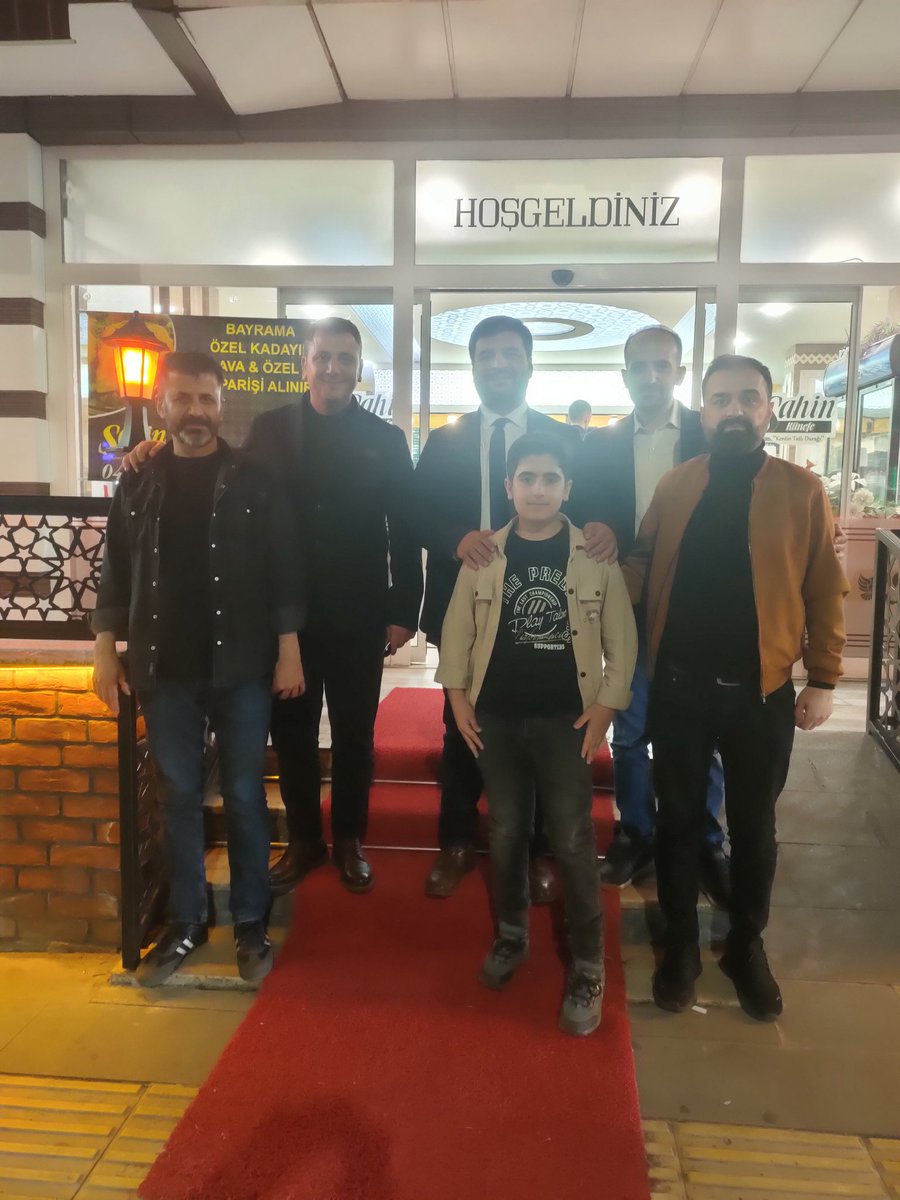 devabingol12's tweet photo. Deva Partisi Genel Başkan Yardımcımız -Gençlik Çalışmaları  Başkanımız Mehmet Sait BAŞARAN ve Halkla İlişkiler Başkanımız Mesut GÜNAYDIN ile İftar Sonrası Sıcak Sohbet https://t.co/01qJjjip7v