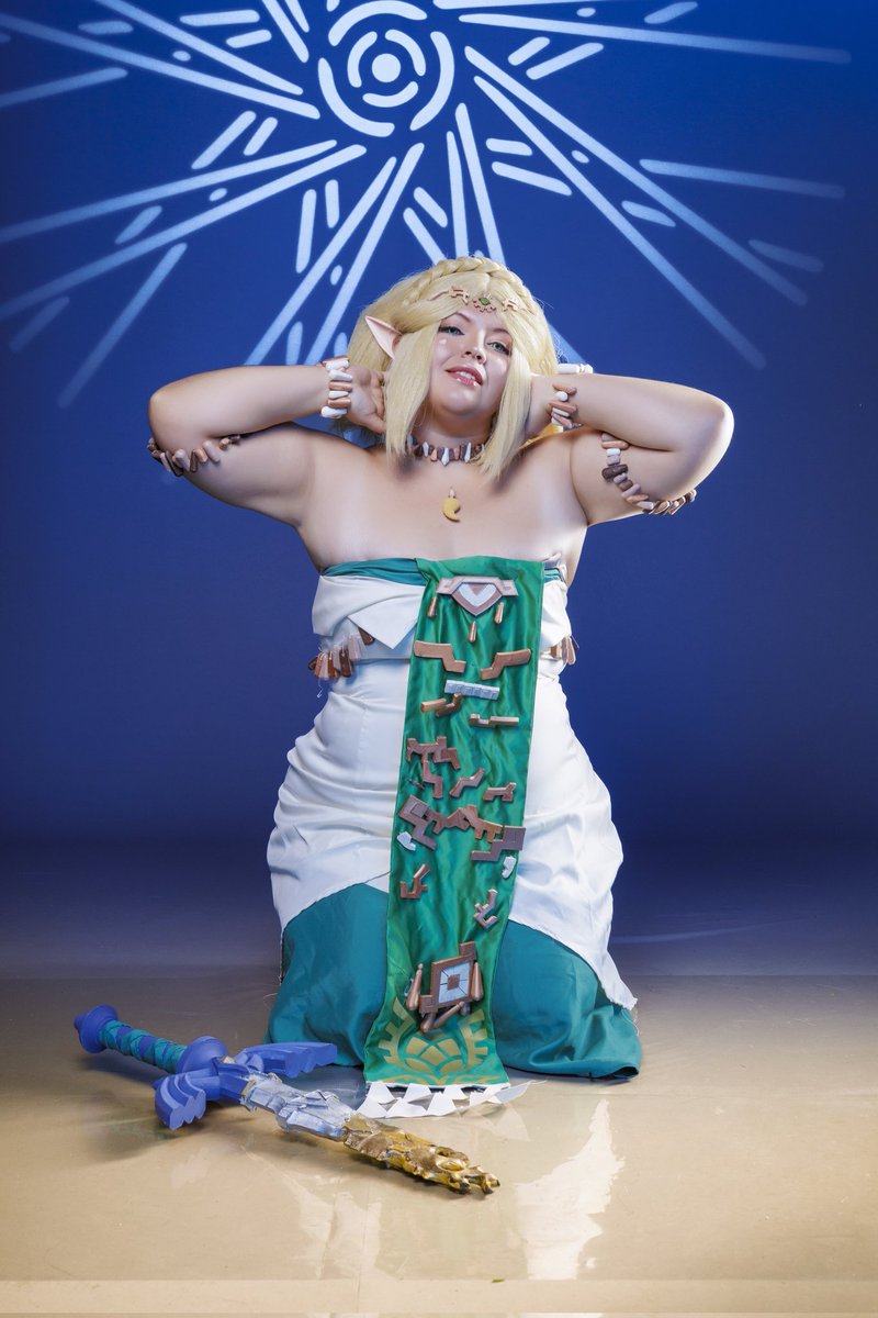 Cintymurillon's tweet photo. Buenas buenas gente aquí su amiga cinty con un nuevo cosplay , y una bonita sesión de fotos , este año venimos con más producción en cuanto fotografías a si que esperen los demás cosplays mujejejeke ✨😝 #ZeldaBreathoftheWild https://t.co/lOM4osn2Tr