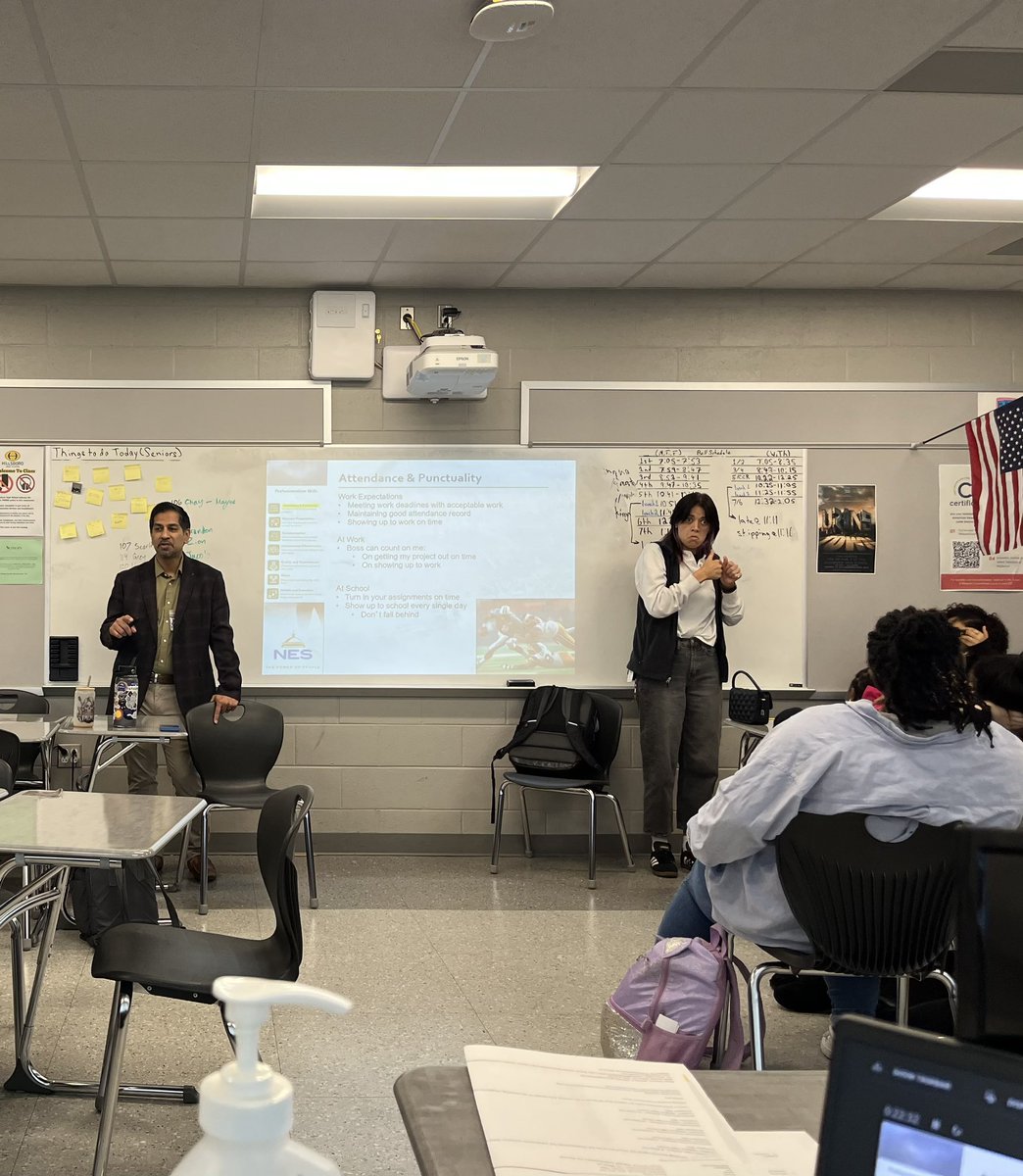 Rashed_F_din's tweet image. Great time at my alma mater speaking to all the Freshmen on professional skills w/ my @nashvilleelectric engineering colleague @_haley_2240  and afterwards chatting with legend Coach Fitzgerald &amp;amp; @hillsboro_burrosbball State Champ Coach Thweat! @HillsboroBurros