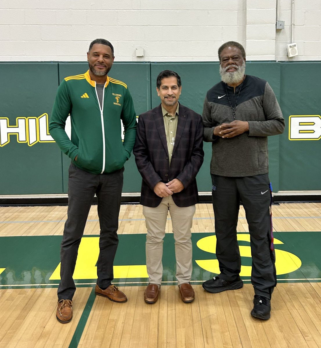 Rashed_F_din's tweet image. Great time at my alma mater speaking to all the Freshmen on professional skills w/ my @nashvilleelectric engineering colleague @_haley_2240  and afterwards chatting with legend Coach Fitzgerald &amp;amp; @hillsboro_burrosbball State Champ Coach Thweat! @HillsboroBurros