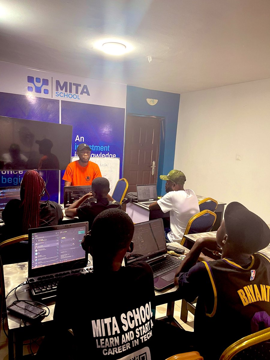 uwemdev's tweet image. Today I taught front-end students at Mita School how to find local clients, using their environment to create job opportunities. Also guided potential students on why mastering web2 skills is key to succeeding in web3. #MitaSchool #Web3