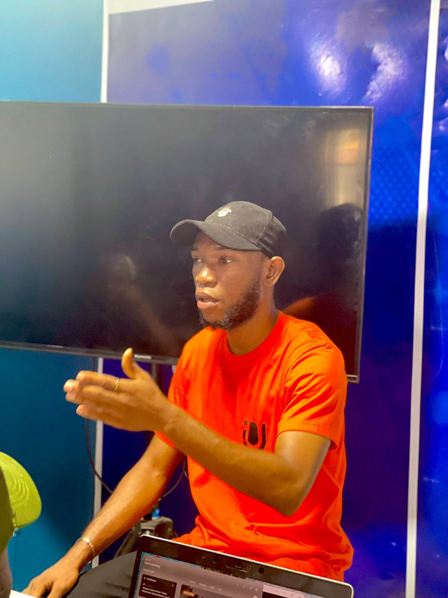 uwemdev's tweet image. Today I taught front-end students at Mita School how to find local clients, using their environment to create job opportunities. Also guided potential students on why mastering web2 skills is key to succeeding in web3. #MitaSchool #Web3