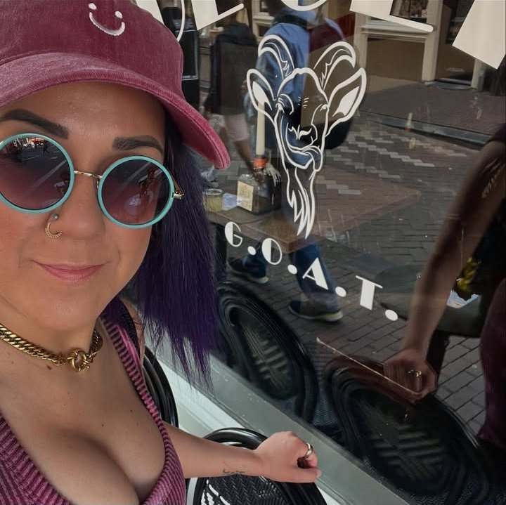 Would ya look at that, they named a restaurant after ya girl.