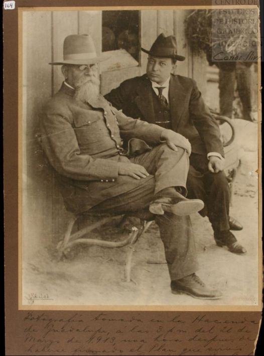 25 de marzo de 1913.- Don Venustiano Carranza llega a la Hacienda de Guadalupe en el municipio de #RamosArizpe, #Coahuila.
Ahí. ya entrada la noche, dicta a su secretario Alfredo Breceda el plan político que le daría rumbo al movimiento contra la usurpación.