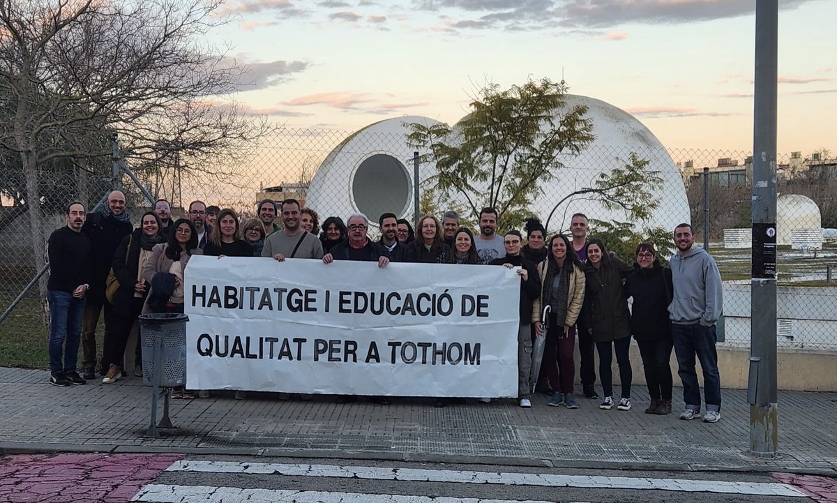 🟠CELEBREM LA PRIMERA ASSEMBLEA DE DOCENTS PER L’HABITATGE AL BAIX LLOBREGAT

Centre a centre treballem per denunciar la situació habitacional del nostre alumnat i famílies.