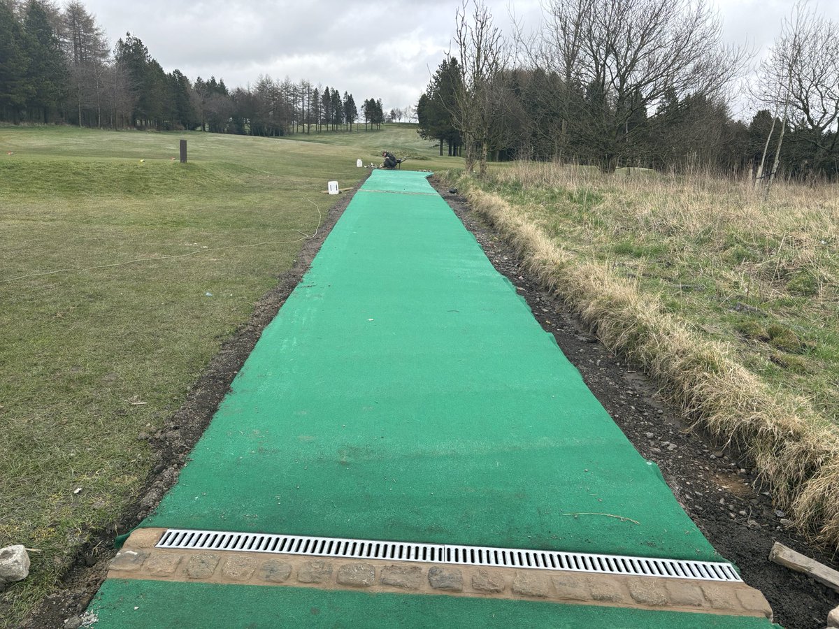 The gang units are back out, giving the practice area its first cut, after a coat of paint and grease. We also checked the levels of the refurbished bunkers after they were compacted and installed gully’s on the 5th path.